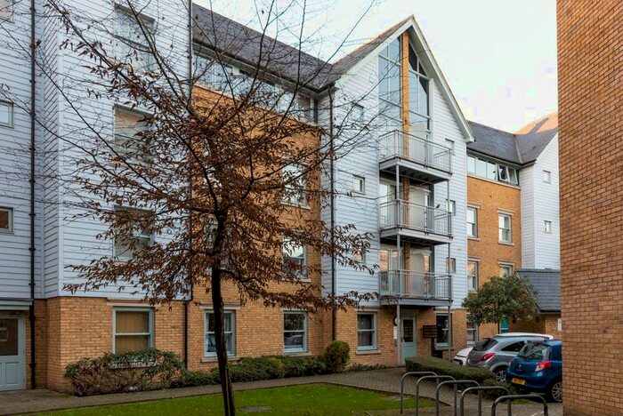 3 Bedroom Flat To Rent In Bingley Court, Canterbury, CT1