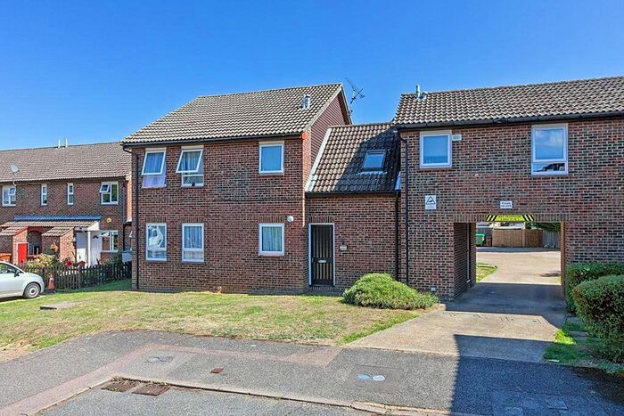 Studio To Rent In Shepperton Close, Chatham, Kent, ME5