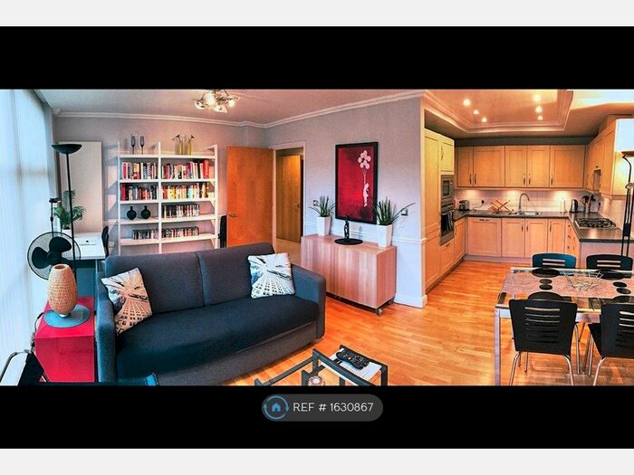 1 Bedroom Flat To Rent In Town Meadow, Brentford, TW8