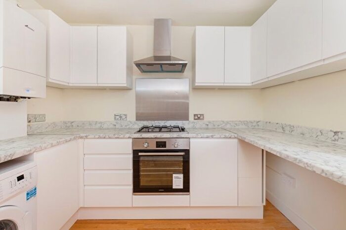 2 Bedroom Detached House To Rent In Gleneagle Road, Streatham, SW16
