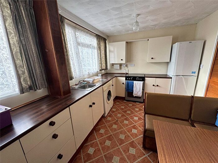 3 Bedroom End Terrace House For Sale In Sumburgh Croft, Birmingham, West Midlands, B35