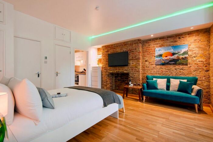 Studio To Rent In Longridge Road, London, SW5