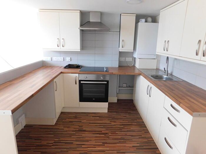 2 Bedroom Flat To Rent In High Street, Sheerness, ME12