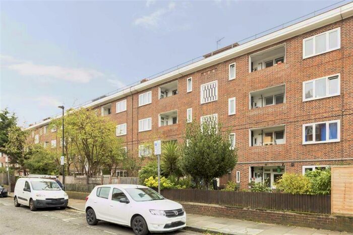 3 Bedroom Flat To Rent In Canrobert Street, Bethnal Green, E2