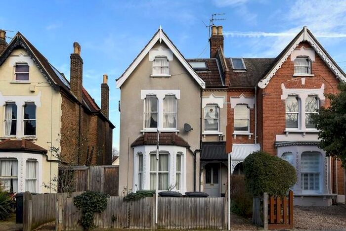 2 Bedroom Flat To Rent In Hopton Road, London, SW16