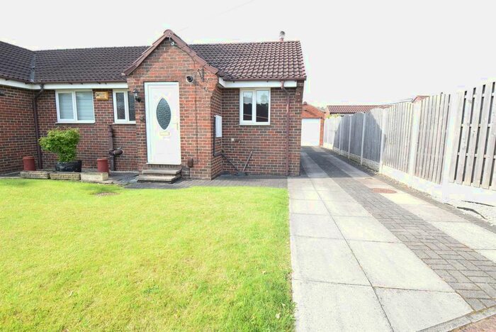 2 Bedroom Semi-Detached Bungalow To Rent In Whitehall Rise, Wakefield, WF1