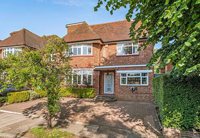 4 Bedroom Detached House For Sale In Connaught Drive, Hampstead Garden Suburb Borders, NW11