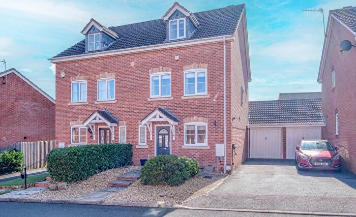 3 Bedroom Semi-Detached House For Sale In Wheatcroft Close, Redditch, B97