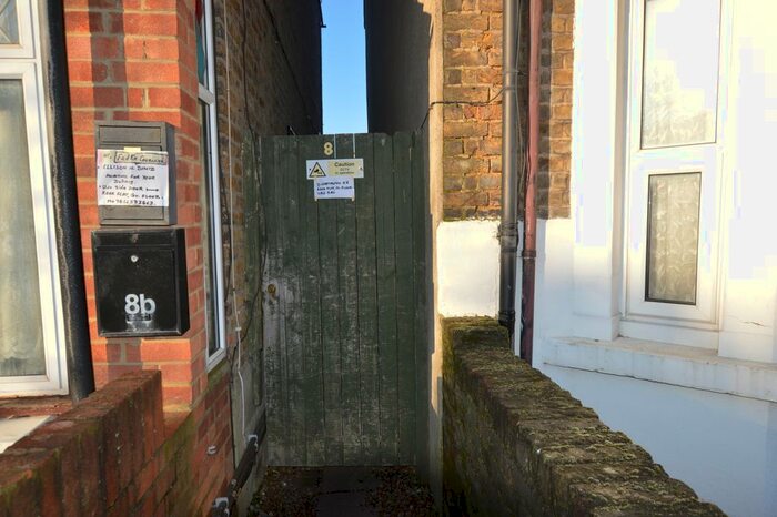 Studio To Rent In Hartington Road, Southall UB2