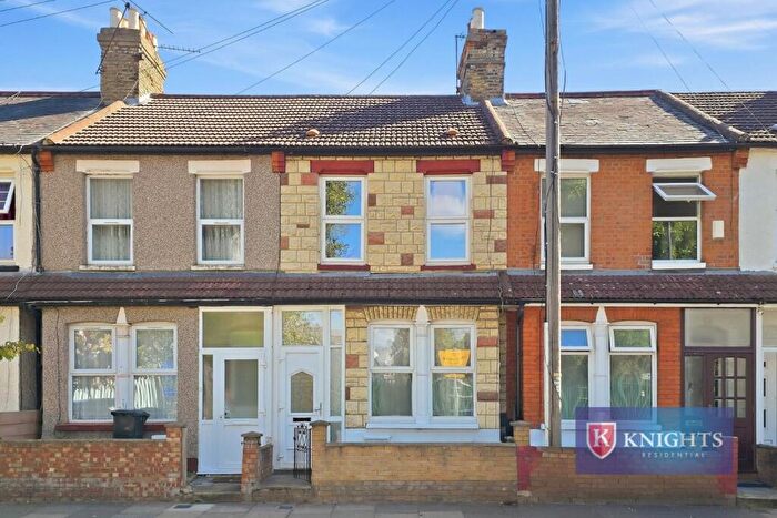 2 Bedroom House For Sale In Ascot Road, London, N18