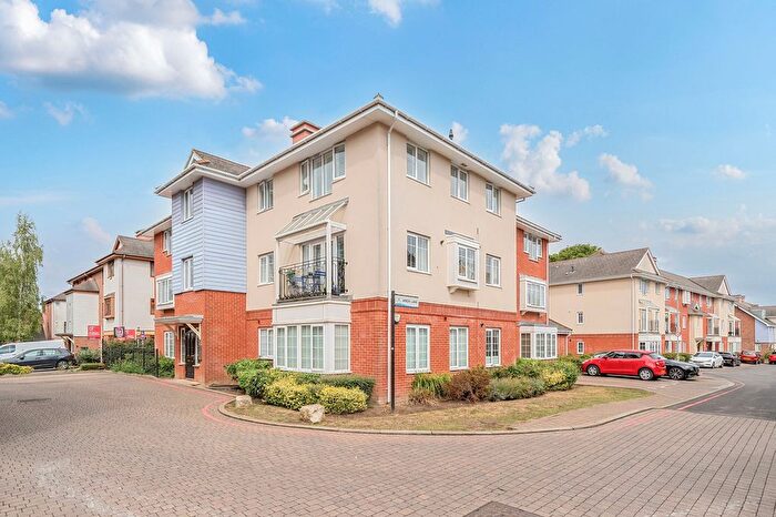2 Bedroom Flat To Rent In Flowers Avenue, Ruislip, HA4