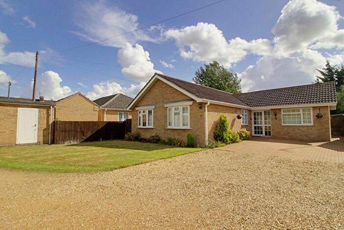 3 Bedroom Detached Bungalow For Sale In Godsey Lane, Market Deeping, PE6