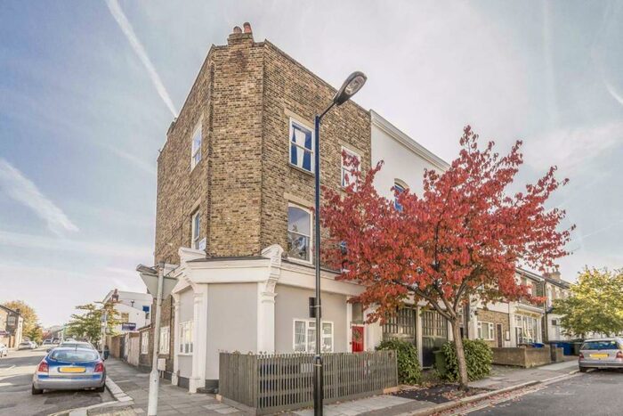 2 Bedroom Flat To Rent In Crystal Palace Road, East Dulwich, SE22
