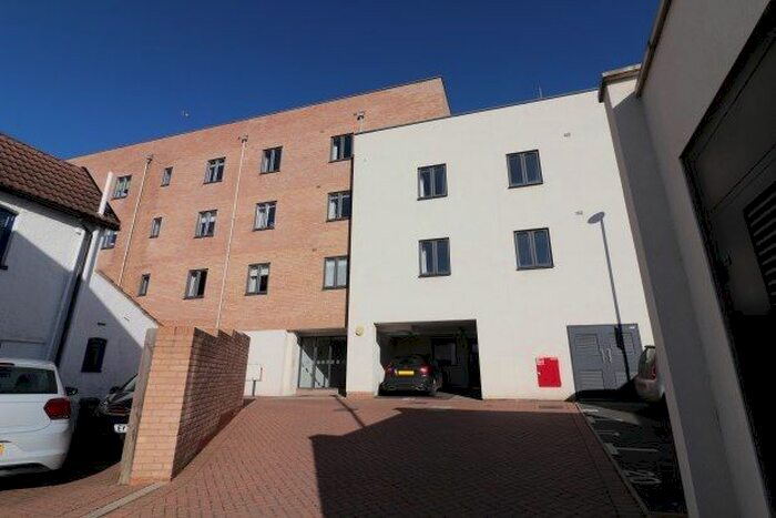 2 Bedroom Flat To Rent In Wharf Road, Chelmsford, CM2