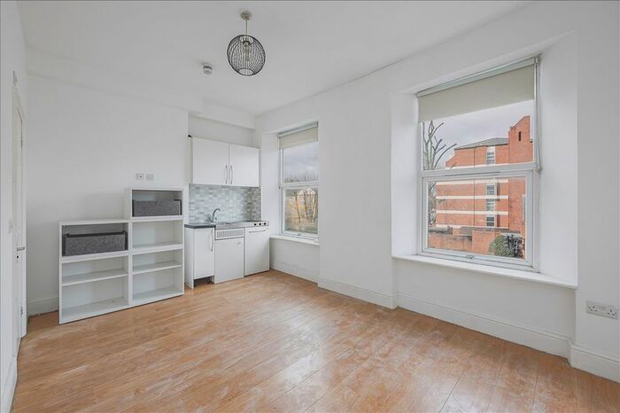 1 Bedroom Studio To Rent In Uxbridge Road, London, Shepherd's Bush, W12