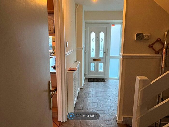 4 Bedroom Semi-Detached House To Rent In Goodhale Rd, Norwich, NR5