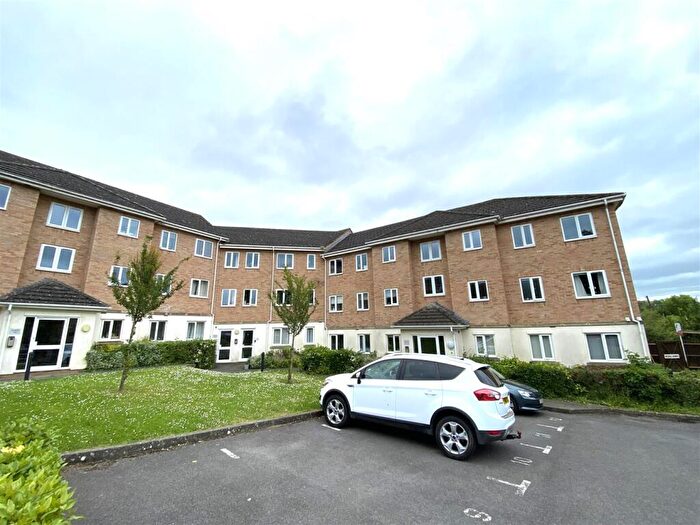 2 Bedroom Apartment To Rent In Saxon Court, Thatcham, RG19