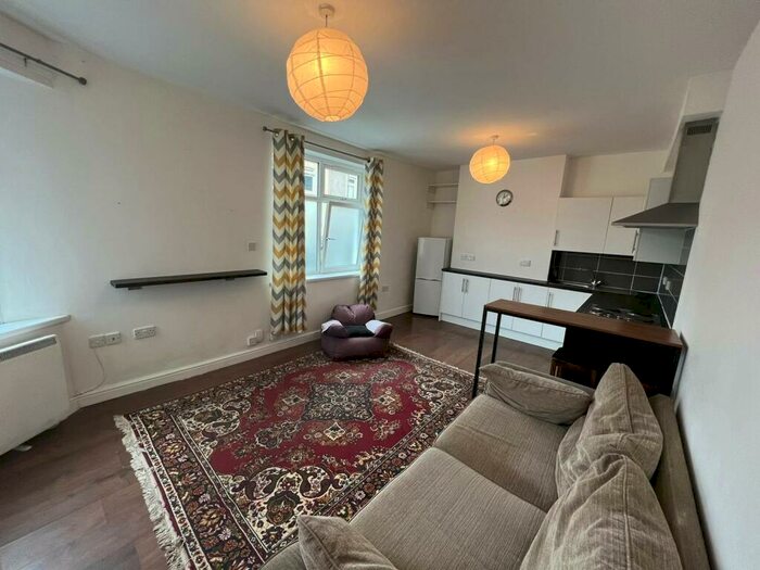 1 Bedroom Flat To Rent In Carmarthen Street, Cardiff, CF5