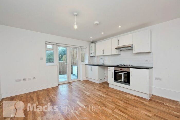 1 Bedroom Flat To Rent In Elmers End Road, London, SE20