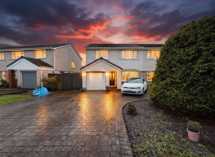 3 Bedroom Semi Detached House For Sale In Clos-Glanlliw, Pontlliw, Swansea, West Glamorgan, SA4