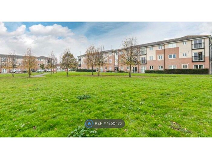 2 Bedroom Flat To Rent In Murchison Close, Chelmsford, CM1