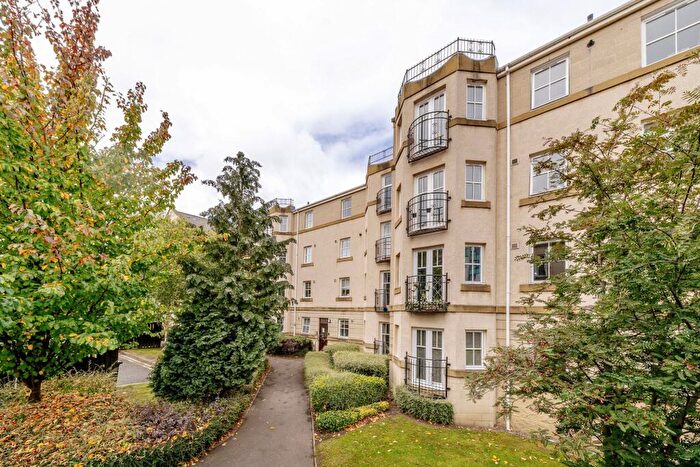 2 Bedroom Apartment For Sale In Huntingdon Place, Broughton, Edinburgh, EH7