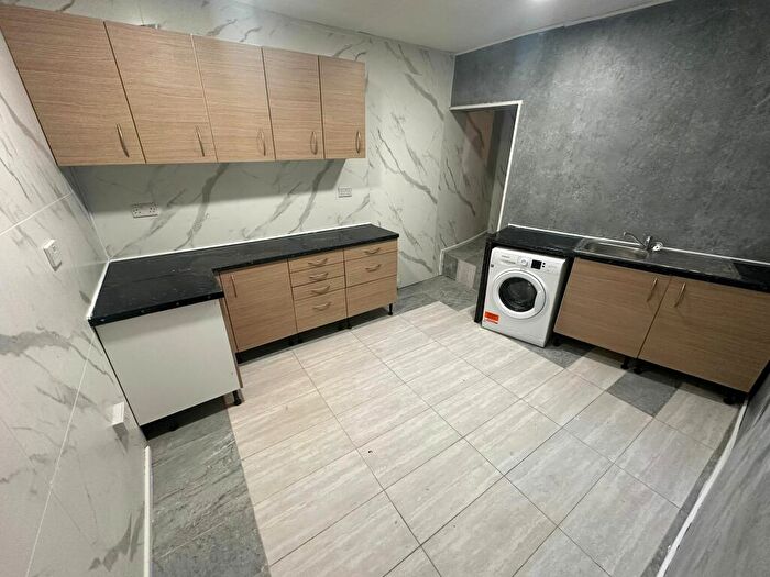 1 Bedroom Apartment To Rent In High Street, Pontypridd, CF37