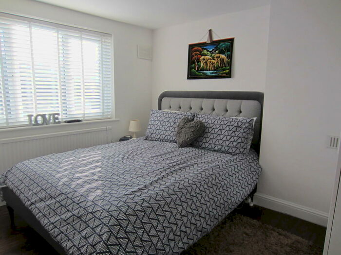1 Bedroom Apartment To Rent In Chipstead Valley Road, Coulsdon, CR5