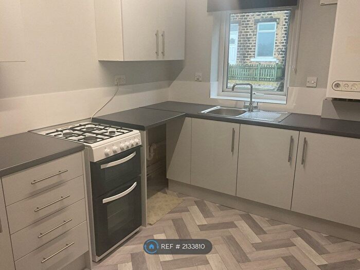 1 Bedroom Flat To Rent In Crosland Moor, Huddersfield, HD4