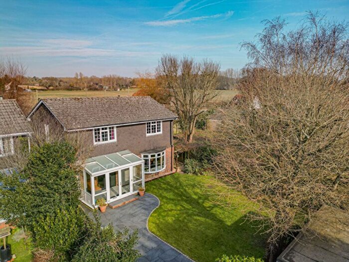 4 Bedroom Detached House For Sale In Orchardlea, Swanmore, SO32