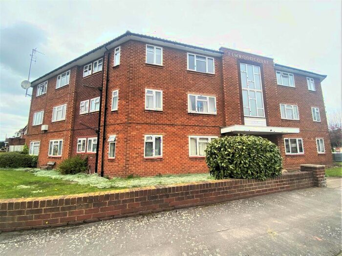 1 Bedroom Flat To Rent In Sutton Oak Road, Sutton Coldfield, West Midlands, B73