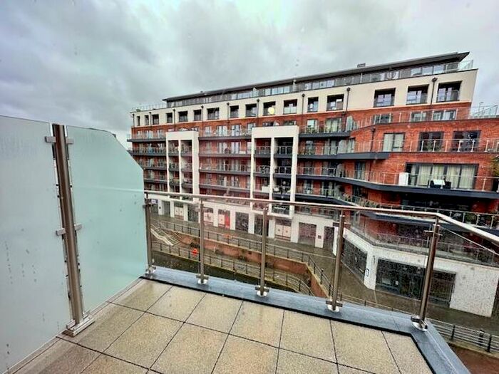 2 Bedroom Apartment To Rent In Crown Lane, Maidenhead, SL6