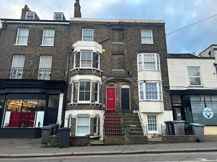 2 Bedroom Flat To Rent In High Street, Dover, CT16