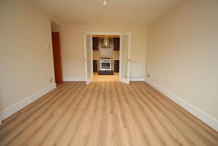 2 Bedroom Apartment To Rent In Wadbrook Street, Kingston Upon Thames, KT1