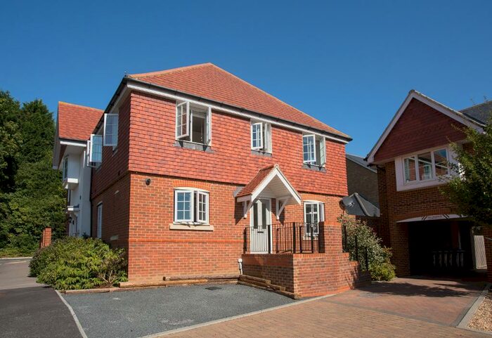 3 Bedroom End Of Terrace House To Rent In Goldring Avenue, Hellingly, East Sussex, BN27