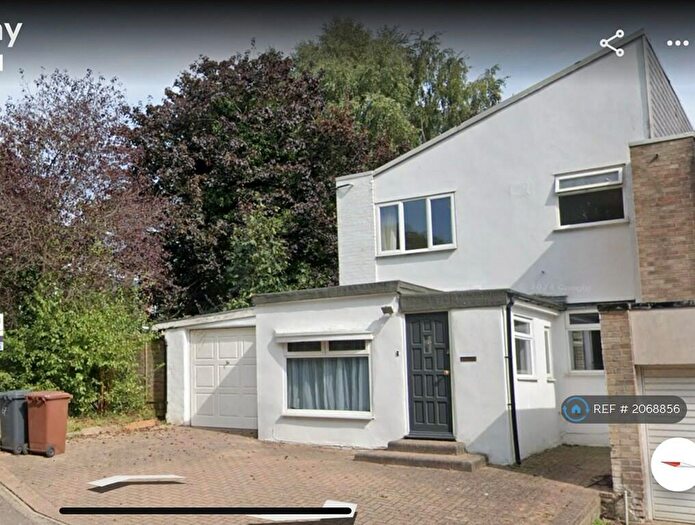 3 Bedroom End Of Terrace House To Rent In Willow Way, Potters Bar, EN6