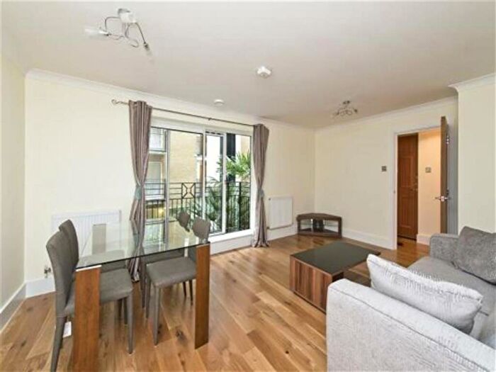 2 Bedroom Apartment To Rent In High Timber Street, London, EC4V