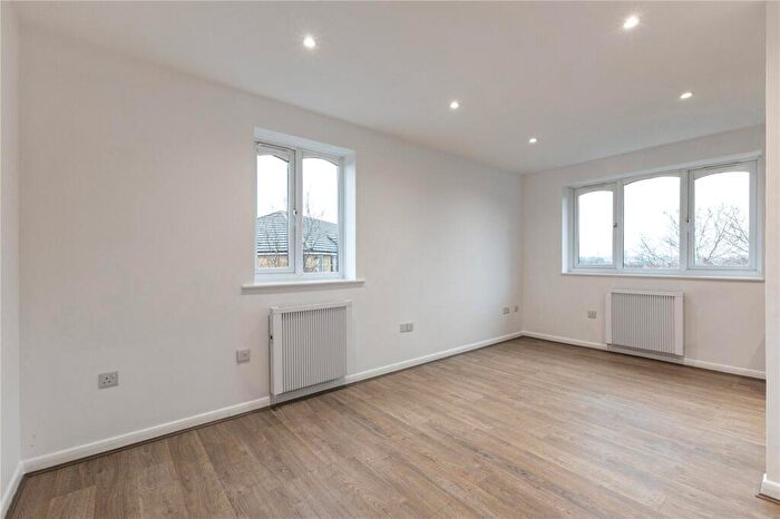 1 Bedroom Apartment To Rent In Blackdown Close, East Finchley, London, N2