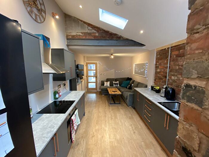 5 Bedroom House To Rent In Daisy Road, Edgbaston, West Midlands, B16