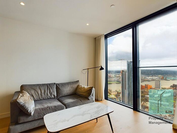 1 Bedroom Apartment To Rent In Marsh Wall, Hampton Tower, E14