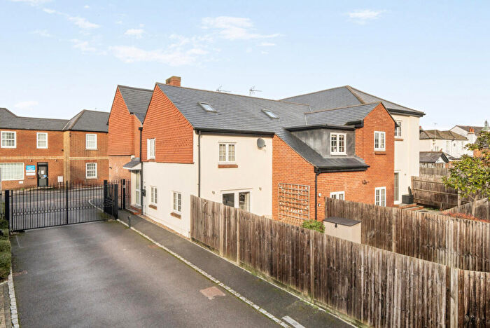 3 Bedroom End Of Terrace House For Sale In High Street, Old Woking, Woking, GU22