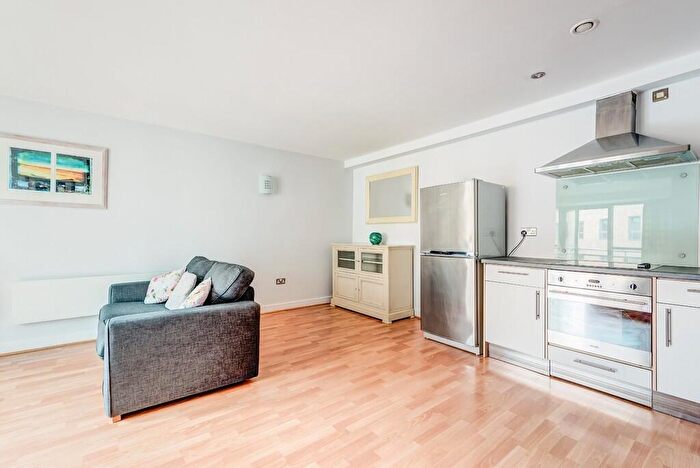 2 Bedroom Apartment To Rent In West One Panorama, Fitzwilliam Street, Sheffield, S1