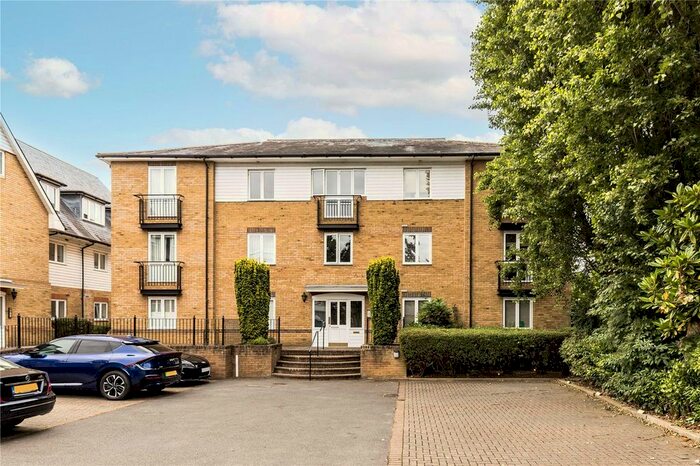 2 Bedroom Flat To Rent In Duncombe House, Manor Road, Teddington, TW11