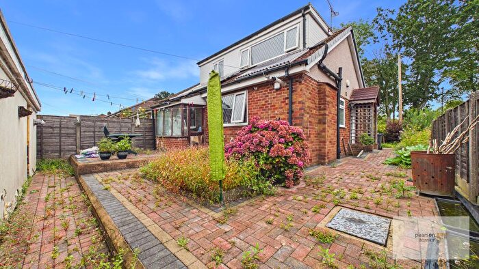 3 Bedroom Semi-Detached Bungalow For Sale In Milner Avenue, Bury, BL9