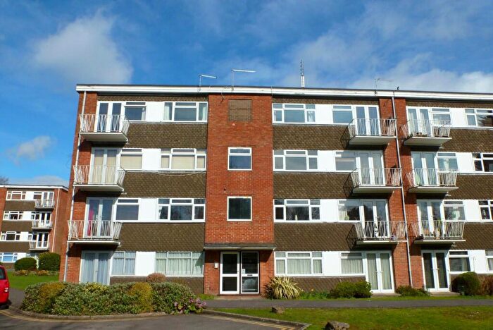 2 Bedroom Flat To Rent In Mount Road, Poole, BH14