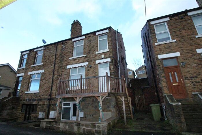 2 Bedroom End Of Terrace House To Rent In Yard Four, Brookroyd Lane, Birstall, WF17