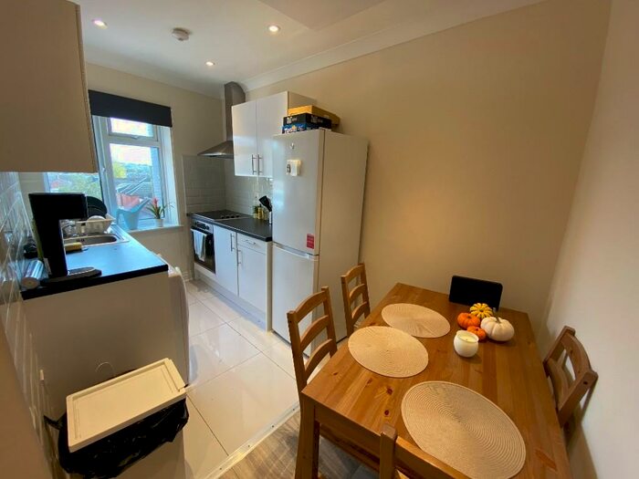 2 Bedroom Flat To Rent In Flat, A St. Marys Road, Southampton, Hampshire, SO14