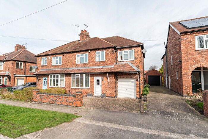 4 Bedroom Semi-Detached House For Sale In Heworth Hall Drive, York, YO31