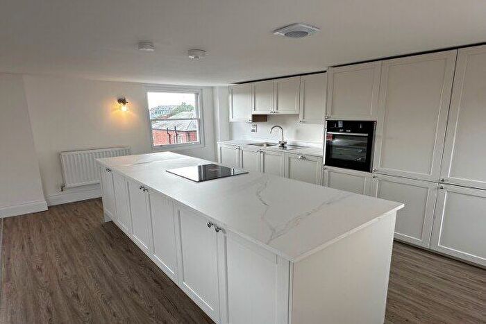 3 Bedroom Flat To Rent In St. Marys Gate, Derby, DE1