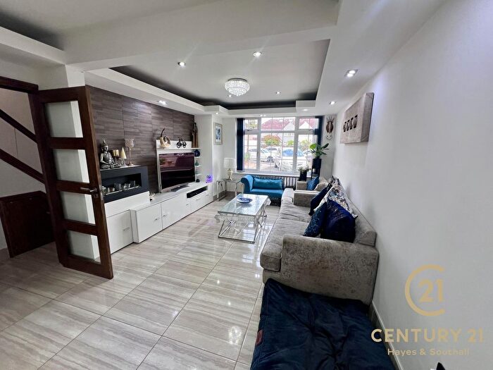 3 Bedroom Semi-Detached House To Rent In Seaton Road, UB3